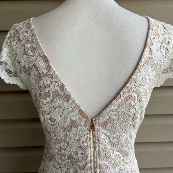 •ABS Allen Schwartz• White/Cream Lace Overlay Bodycon Dress - Size Large - Picture 7 of 10